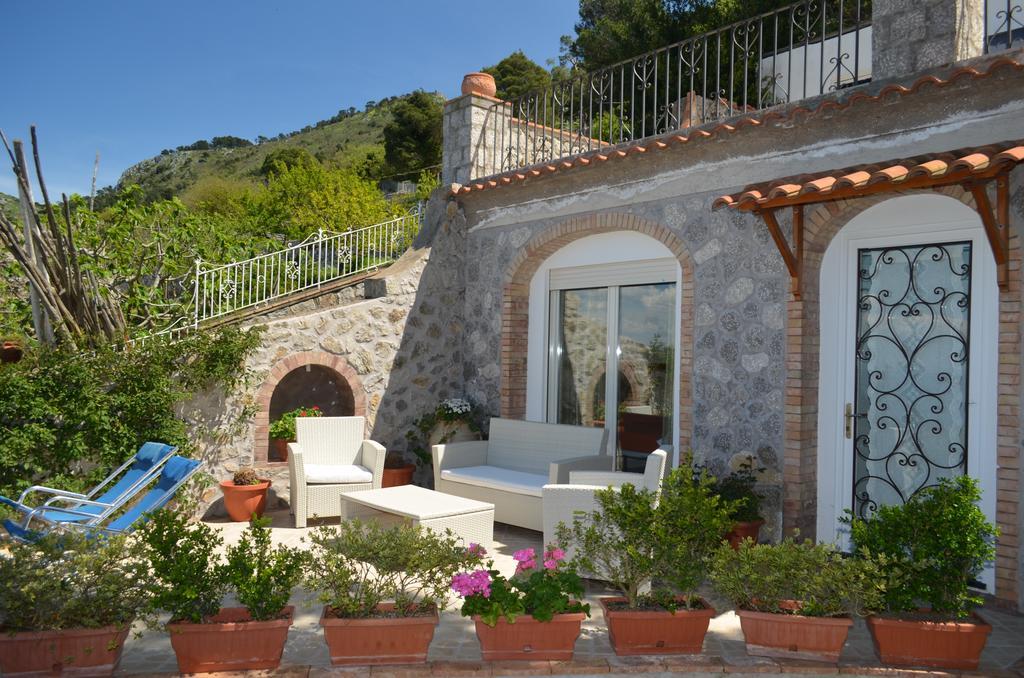 Le Ginestre Di Capri Bb & Holiday House Анакапри Екстериор снимка