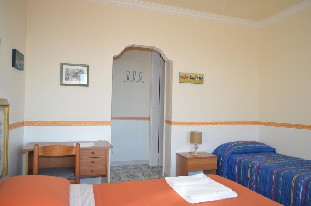 Le Ginestre Di Capri Bb & Holiday House Анакапри Екстериор снимка