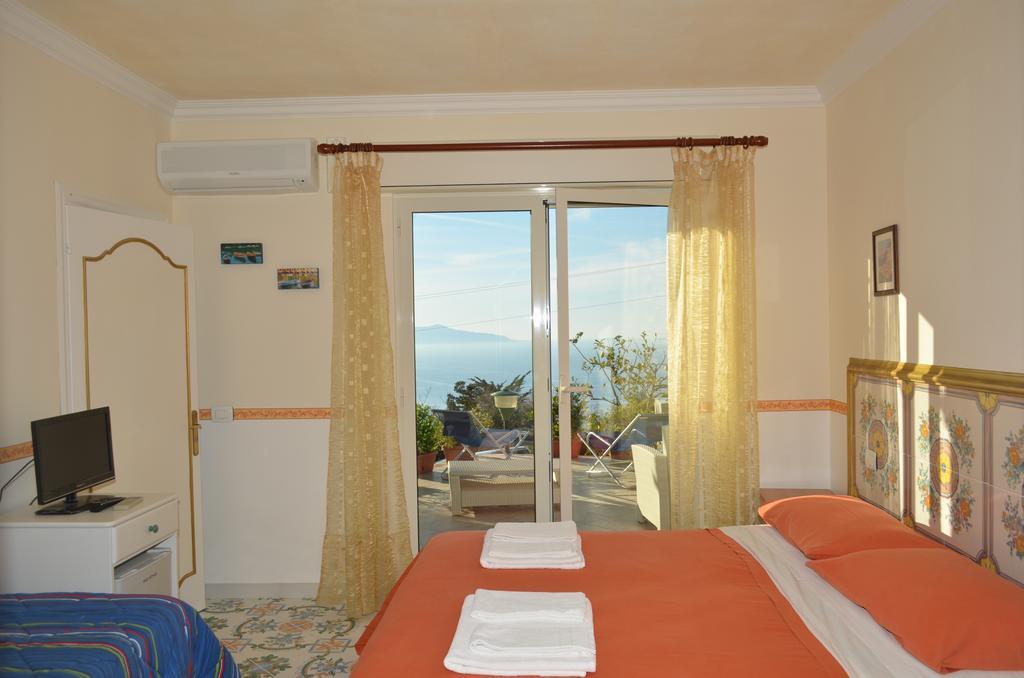 Le Ginestre Di Capri Bb & Holiday House Анакапри Екстериор снимка