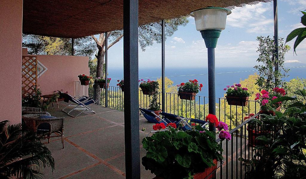 Le Ginestre Di Capri Bb & Holiday House Анакапри Екстериор снимка