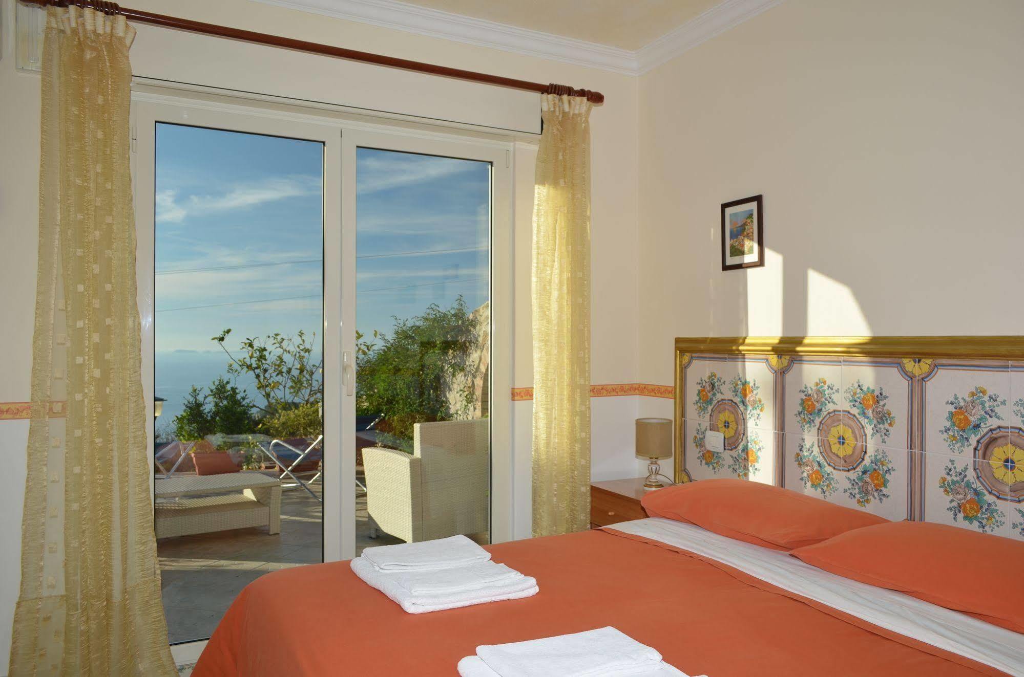 Le Ginestre Di Capri Bb & Holiday House Анакапри Екстериор снимка