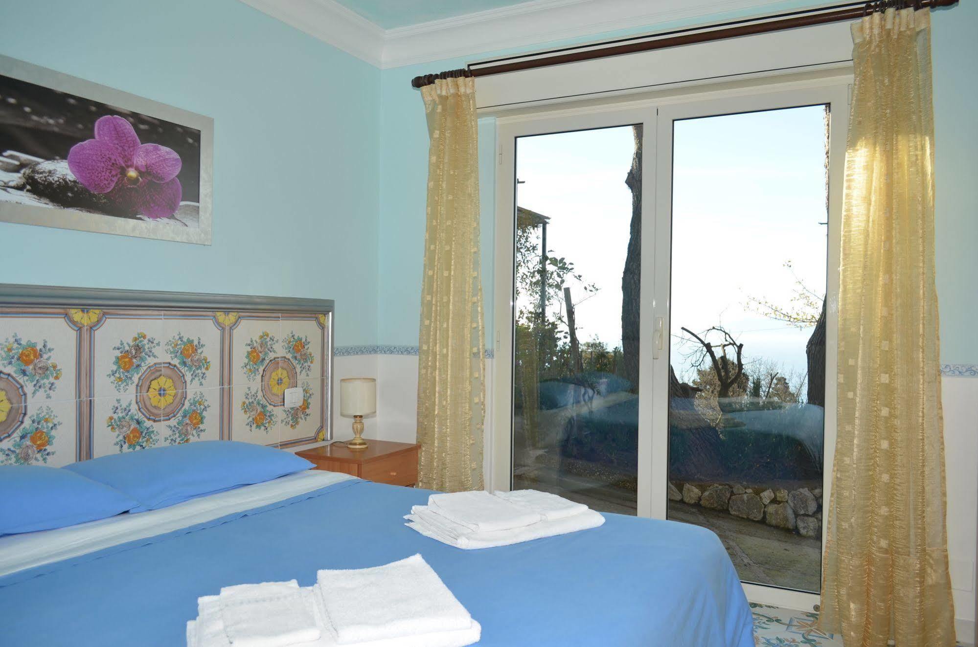 Le Ginestre Di Capri Bb & Holiday House Анакапри Екстериор снимка