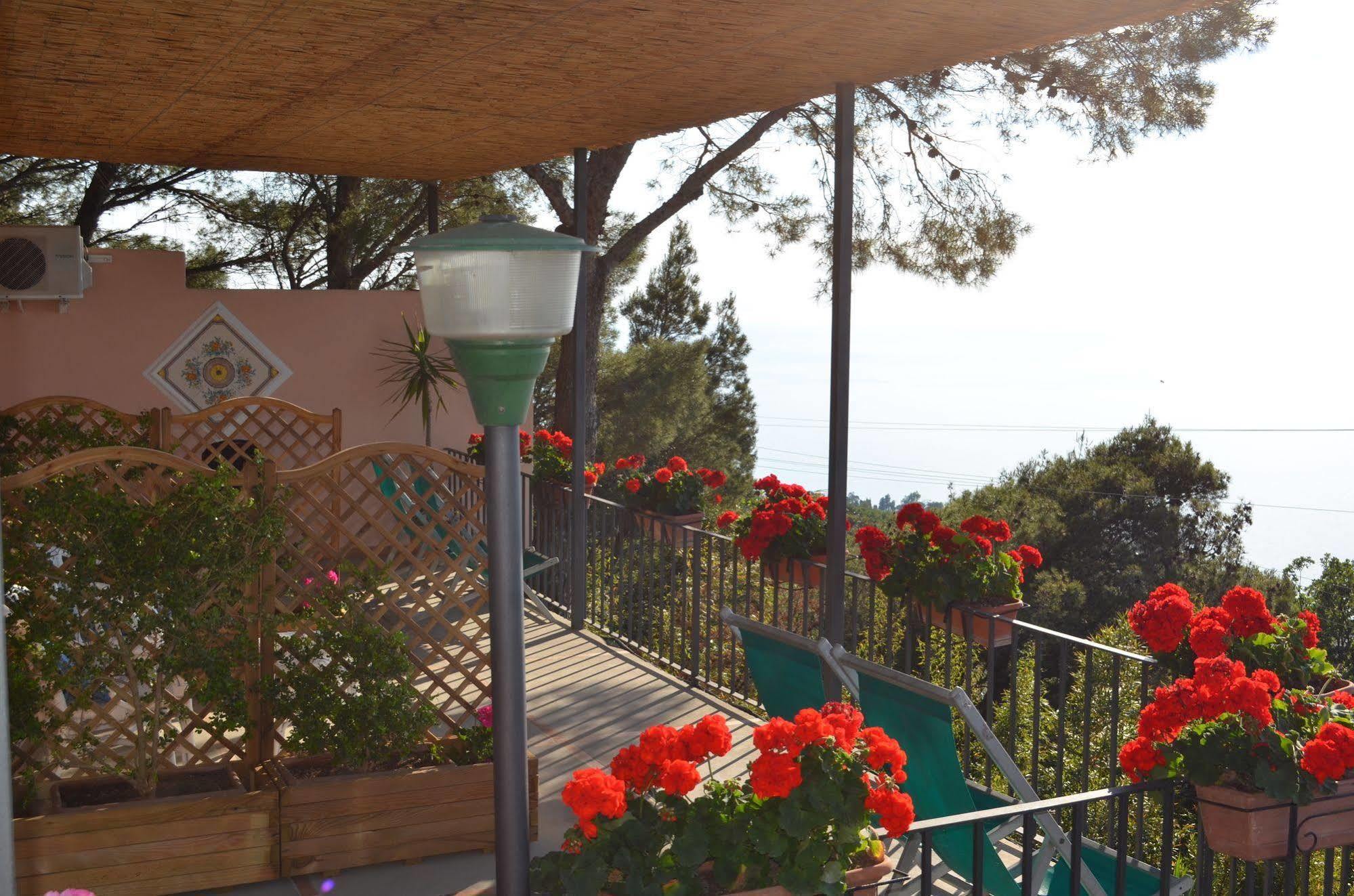 Le Ginestre Di Capri Bb & Holiday House Анакапри Екстериор снимка